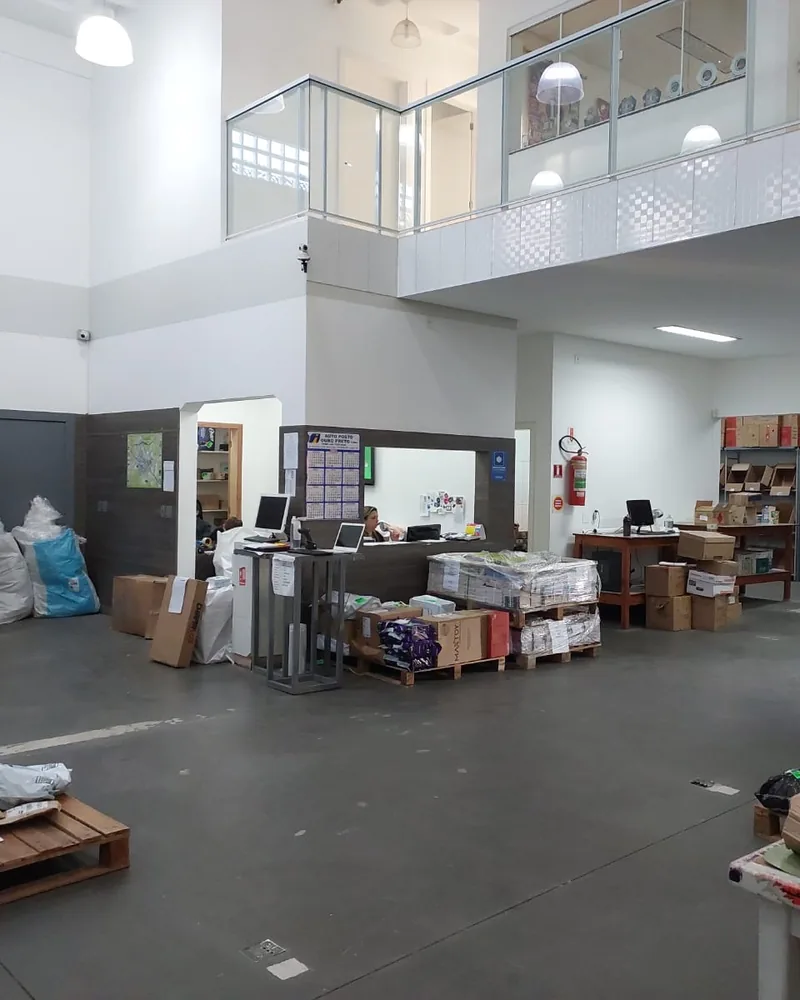 Detalhe da área de apoio da operação de fulfillment